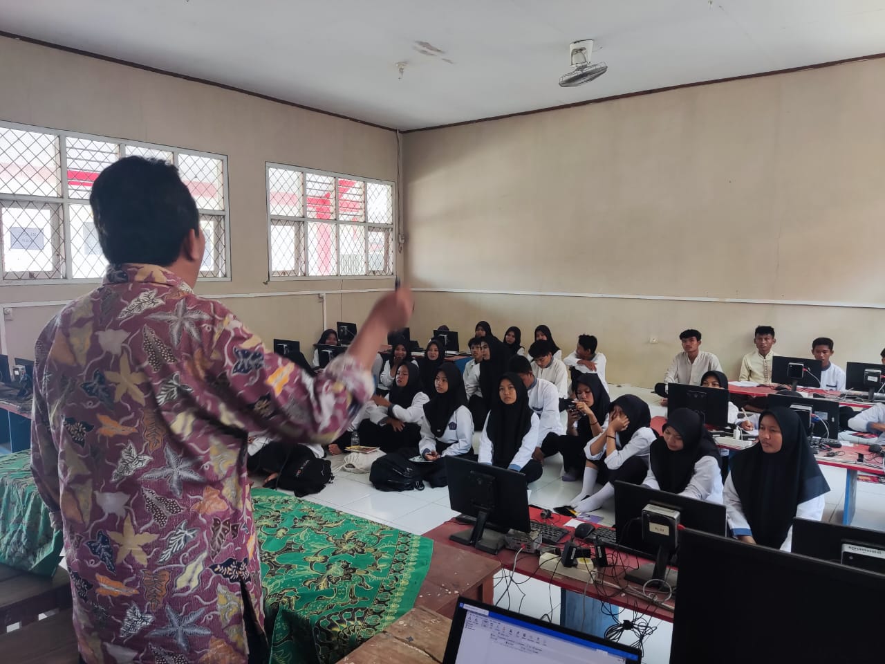 kegiatan-bank-majalengka-mengajar